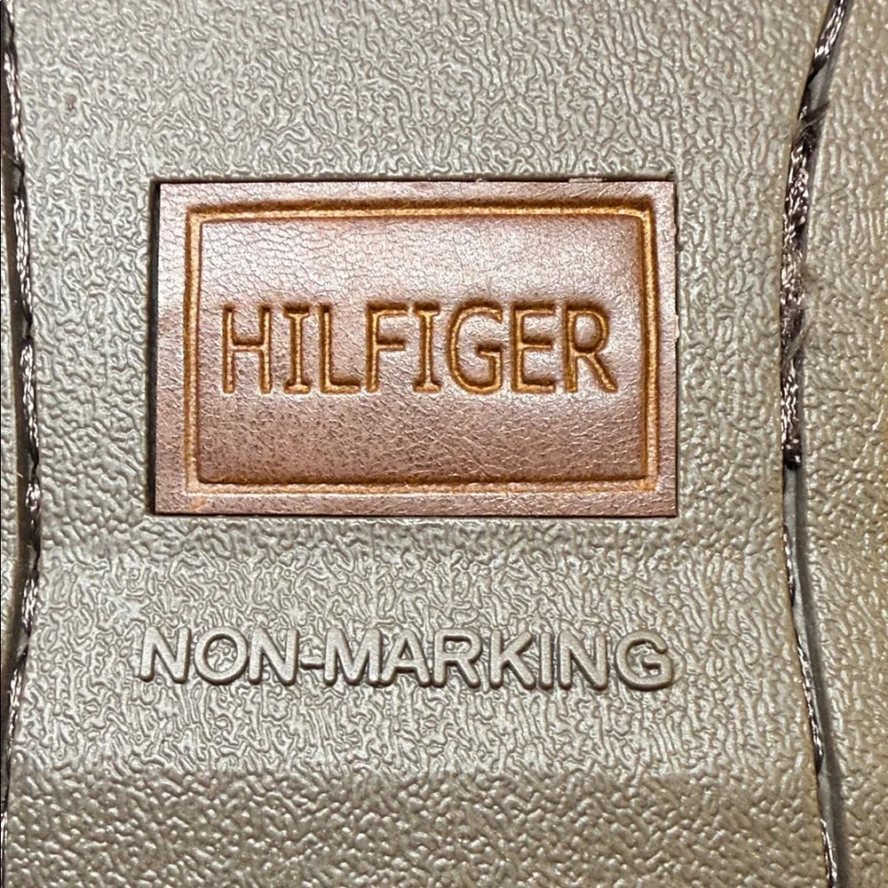 Tommy Hilfiger elegant brown